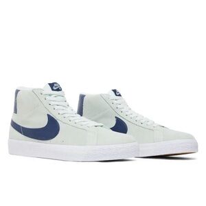 Nike Men's White and Navy Sneakers